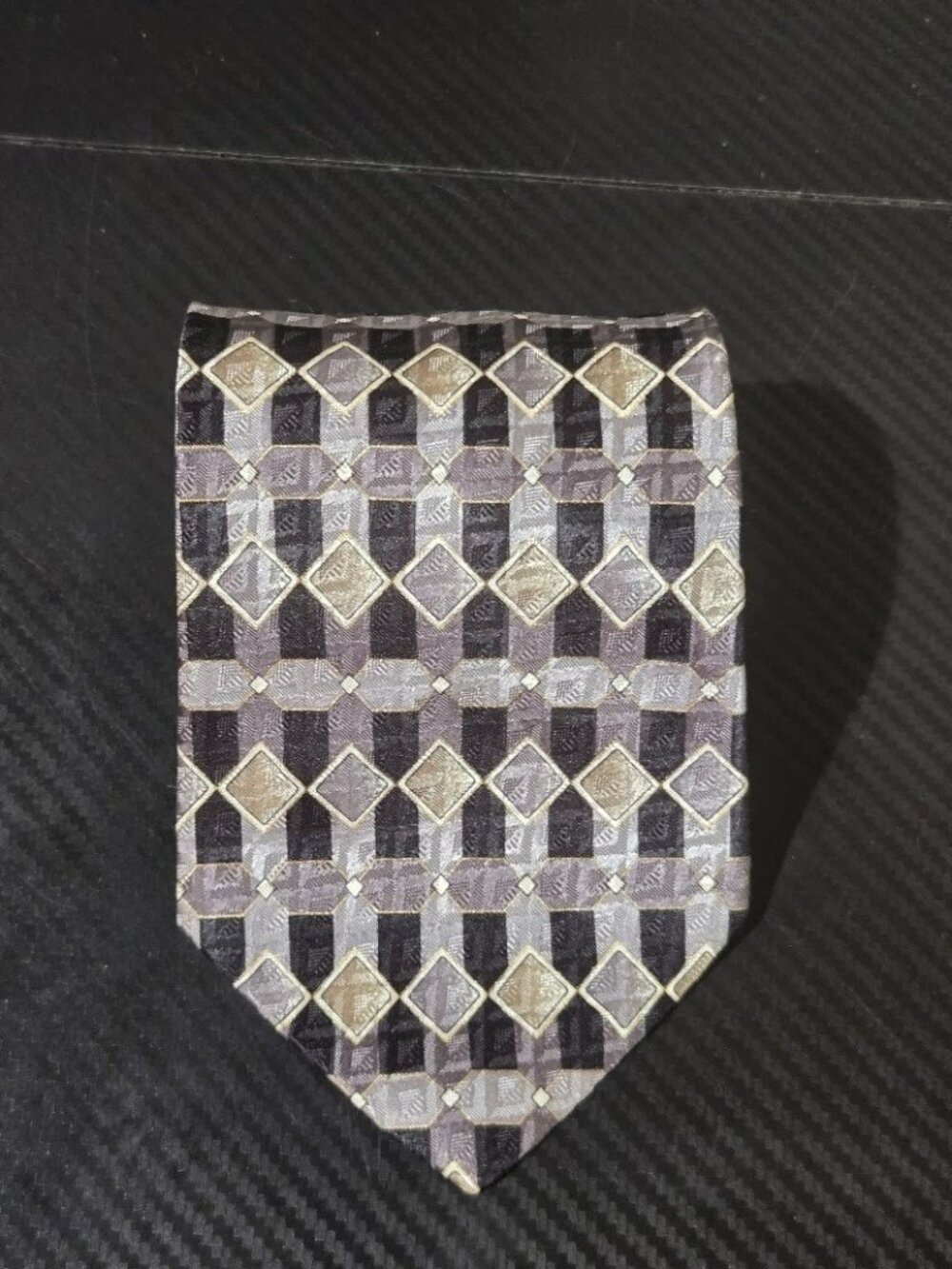 Geoffrey Beene Gray Geometric Diamond Patterned 100% Silk Tie Made in USA‎
